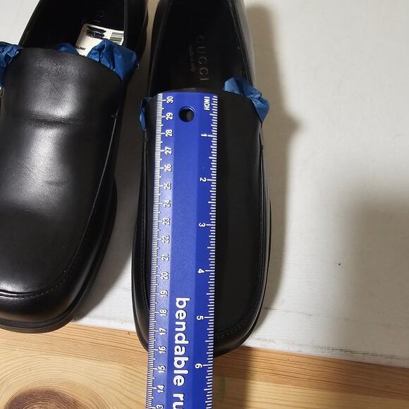 Gucci Black Leather Sz10B Slipon Loafers. Designer. SIZE RUNS SMALL!
Minimalist - Picture 15 of 16